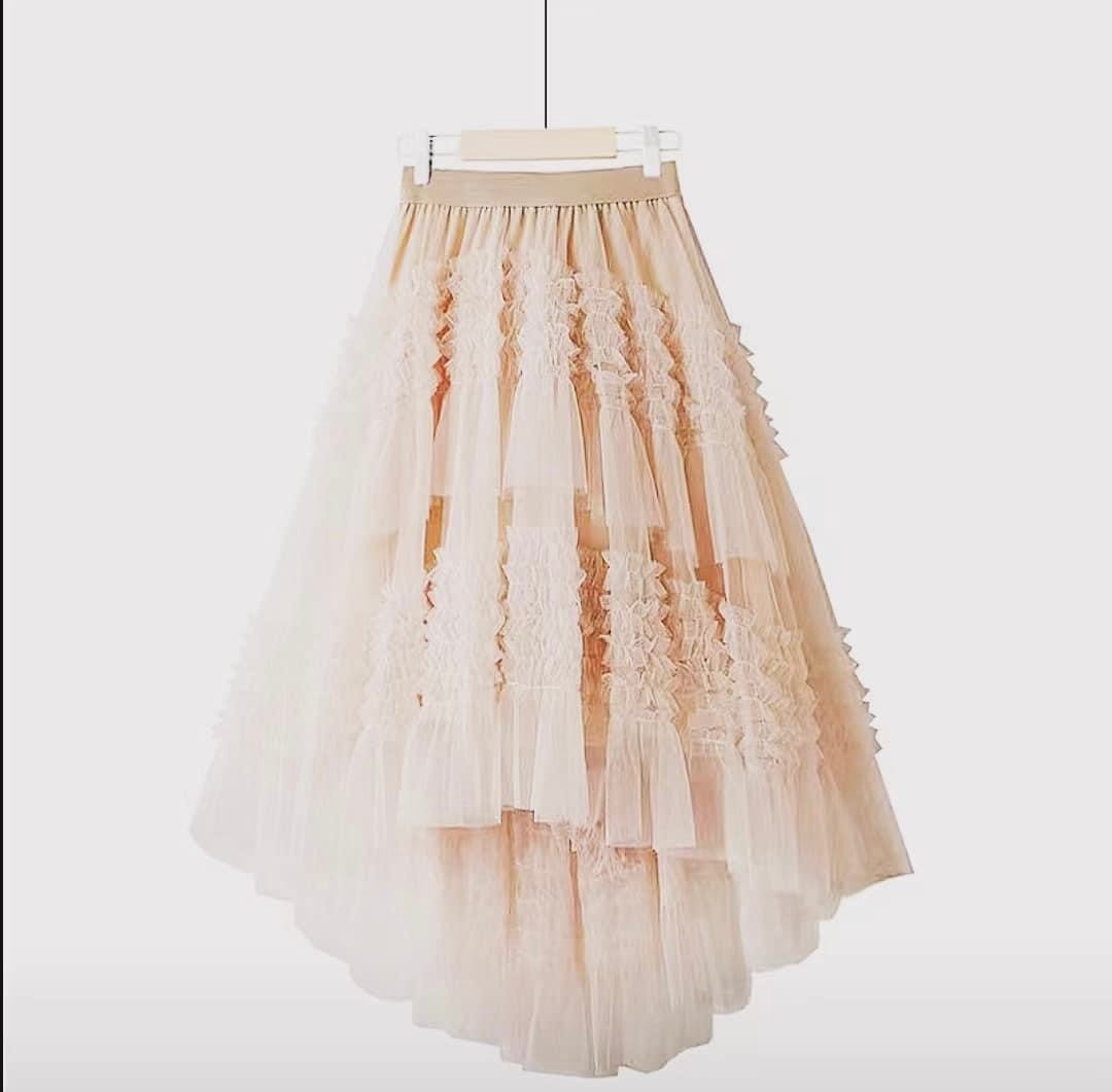 Cascade Flow Veil - Creamy - Layered Mullet Tulle Skirt